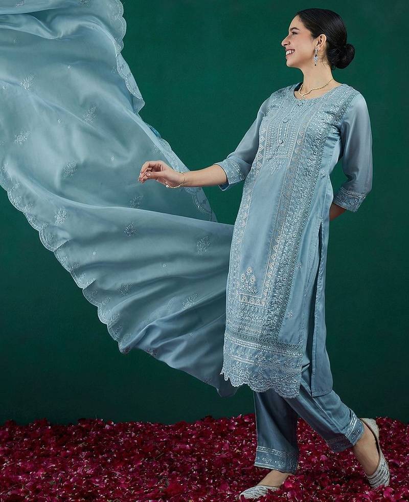 Women Ethnic Motifs Embroidered Thread Work Kurta with Trousers & With Dupatta