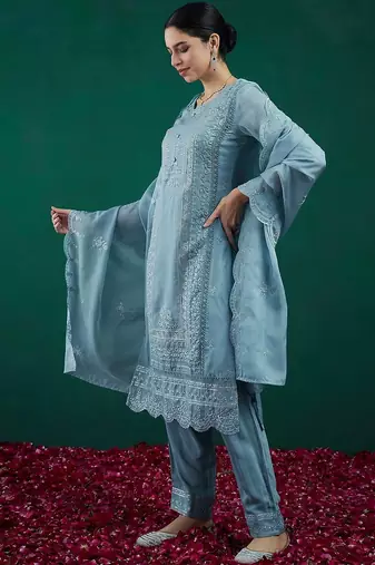 Women Ethnic Motifs Embroidered Thread Work Kurta with Trousers & With Dupatta