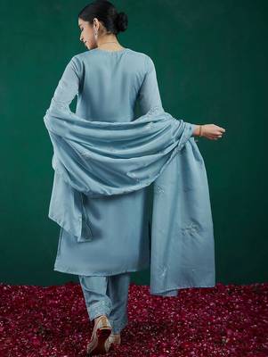 Women Ethnic Motifs Embroidered Thread Work Kurta with Trousers & With Dupatta 7