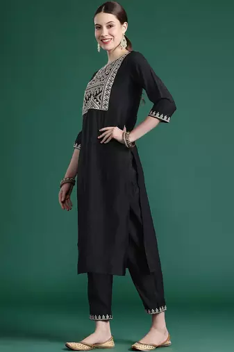 Women Ethnic Motifs Embroidered Regular Thread Work Liva Kurta with Trousers & With Dupatta