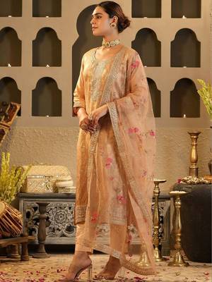 Women Ethnic Motifs Regular Kurta with Trousers & With Dupatta 4