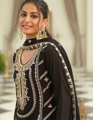 Women Ethnic Motifs Embroidered Regular Sequinned Kurta with Sharara & With Dupatta 4