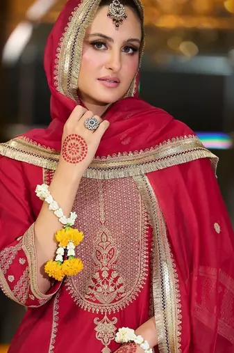 Women Ethnic Motifs Embroidered Panelled Kurta with Trousers & With Dupatta