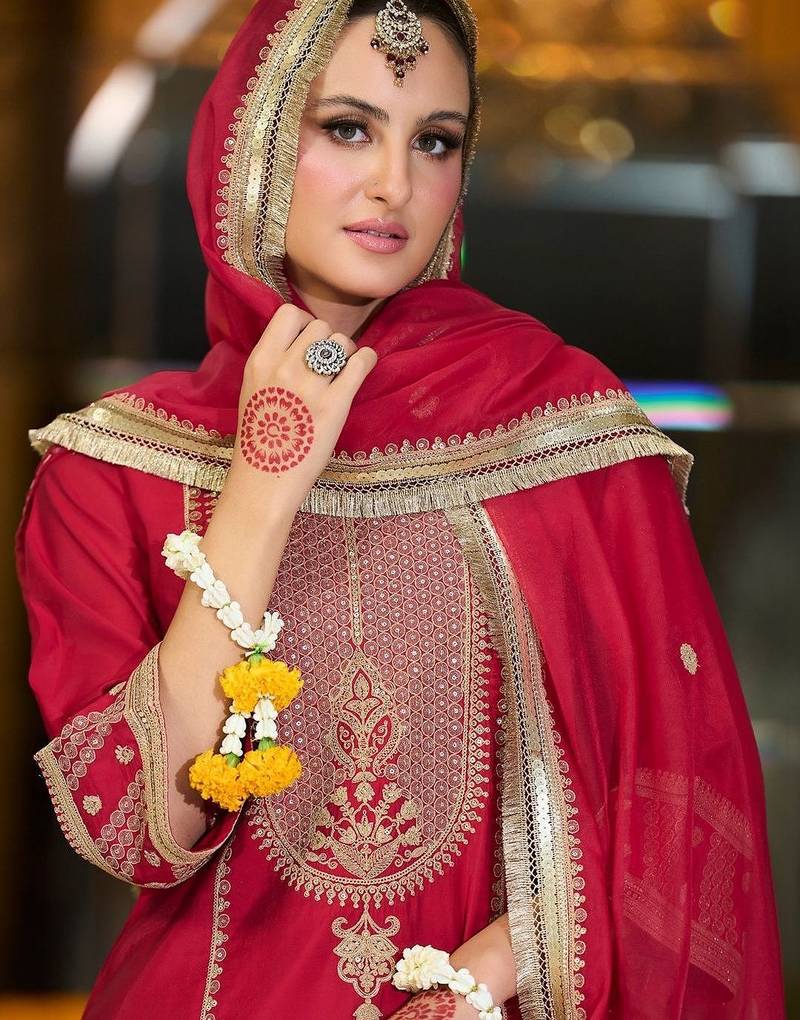 Women Ethnic Motifs Embroidered Panelled Kurta with Trousers & With Dupatta