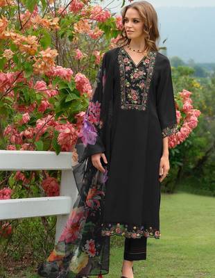Women Floral Embroidered Regular Thread Work Liva Kurta with Trousers & With Dupatta 1