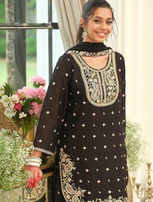 Women Ethnic Motifs Embroidered Regular Thread Work Kurta with Sharara & With Dupatta 4