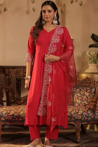 Women Ethnic Motifs Embroidered Pleated Thread Work Kurta with Trousers & With Dupatta