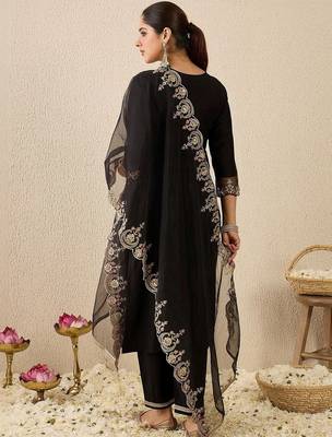 Women Ethnic Motifs Embroidered Regular Sequinned Liva Kurta with Trousers & With Dupatta 5