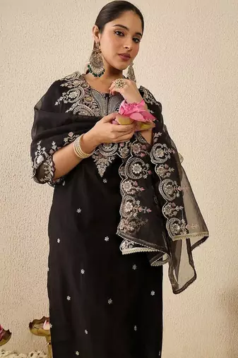 Women Ethnic Motifs Embroidered Regular Sequinned Liva Kurta with Trousers & With Dupatta