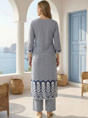 Women Printed Regular Pure Cotton Kurta with Trousers 5