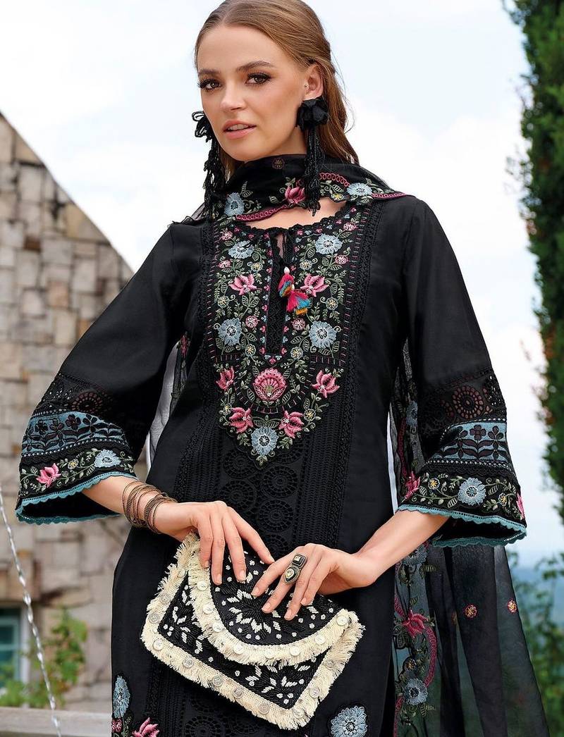 Women Floral Embroidered Regular Thread Work Kurta with Trousers & With Dupatta