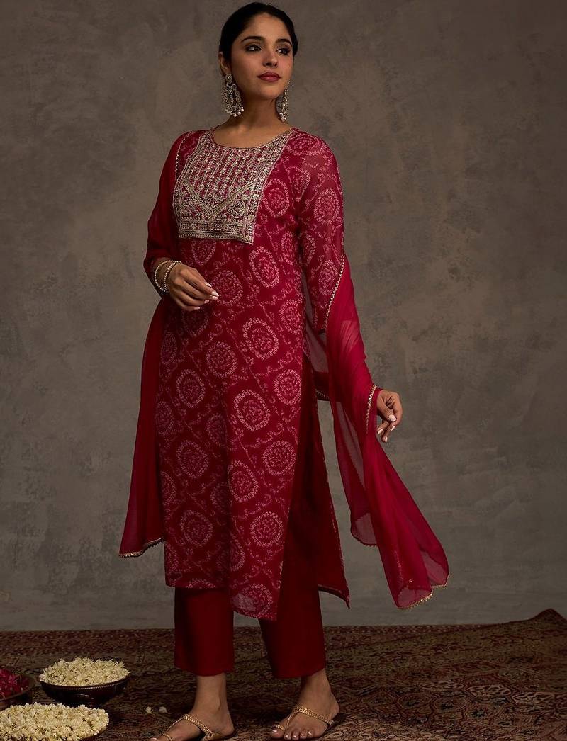 Women Ethnic Motifs Embroidered Regular Thread Work Kurta with Trousers & With Dupatta