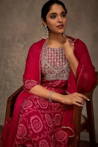 Women Ethnic Motifs Embroidered Regular Thread Work Kurta with Trousers & With Dupatta