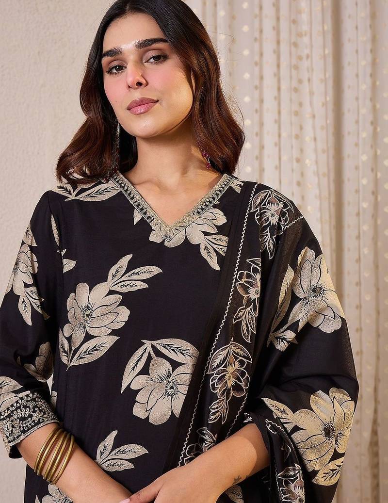 Women Floral Printed Regular Thread Work Chanderi Silk Kurta with Trousers & With Dupatta
