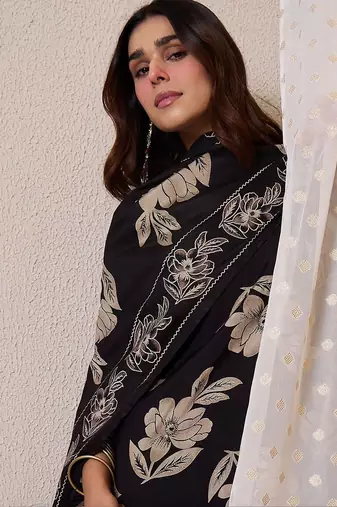 Women Floral Printed Regular Thread Work Chanderi Silk Kurta with Trousers & With Dupatta