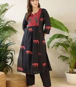 Women Animal Printed Empire Thread Work Pure Cotton Kurta with Trousers
