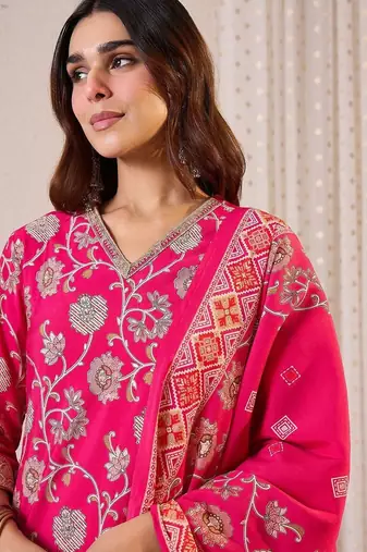 Women Ethnic Motifs Regular Chanderi Silk Kurta with Trousers & With Dupatta