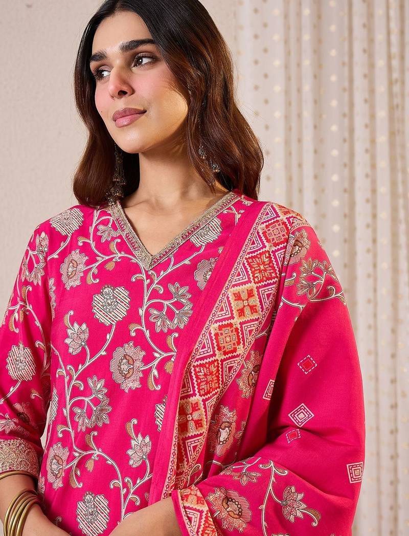 Women Ethnic Motifs Regular Chanderi Silk Kurta with Trousers & With Dupatta
