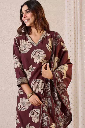 Women Floral Printed Regular Chanderi Silk Kurta with Trousers & With Dupatta