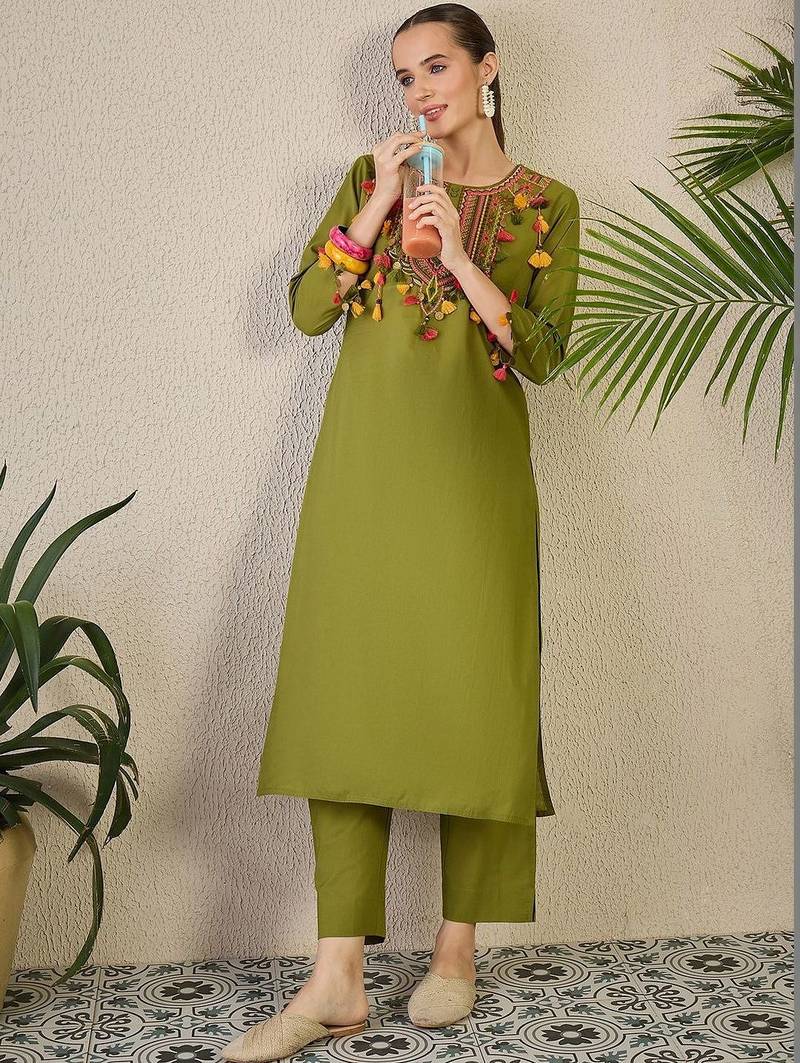 Ethnic Motifs Embroidered Regular Thread Work Pure Cotton Kurta with Trousers