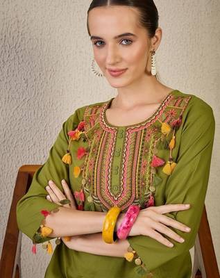 Ethnic Motifs Embroidered Regular Thread Work Pure Cotton Kurta with Trousers 3