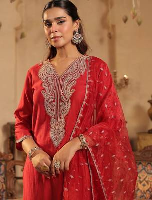 Women Ethnic Motifs Embroidered Regular Thread Work Liva Kurta with Trousers & With Dupatta 2