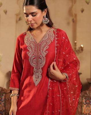 Women Ethnic Motifs Embroidered Regular Thread Work Liva Kurta with Trousers & With Dupatta 5