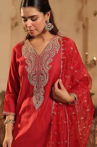 Women Ethnic Motifs Embroidered Regular Thread Work Liva Kurta with Trousers & With Dupatta