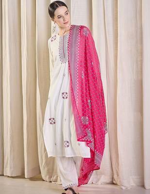 Women Ethnic Motifs Embroidered Regular Thread Work Pure Cotton Kurta with Trousers & With Dupatta 4
