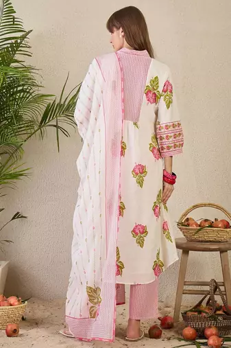Women Floral Printed Regular Pure Cotton Kurta with Trousers & With Dupatta