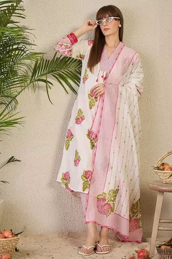 Women Floral Printed Regular Pure Cotton Kurta with Trousers & With Dupatta