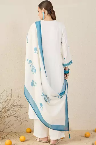 Women Floral Embroidered Regular Thread Work Kurta with Trousers & With Dupatta