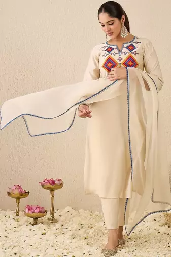 Women Ethnic Motifs Embroidered Regular Thread Work Liva Kurta with Trousers & With Dupatta