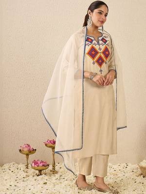 Women Ethnic Motifs Embroidered Regular Thread Work Liva Kurta with Trousers & With Dupatta 4