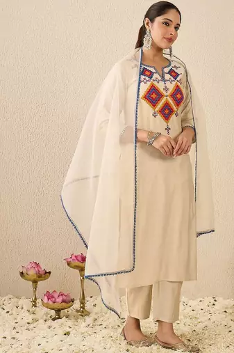 Women Ethnic Motifs Embroidered Regular Thread Work Liva Kurta with Trousers & With Dupatta