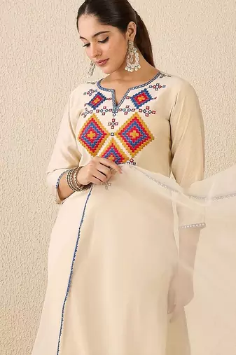 Women Ethnic Motifs Embroidered Regular Thread Work Liva Kurta with Trousers & With Dupatta