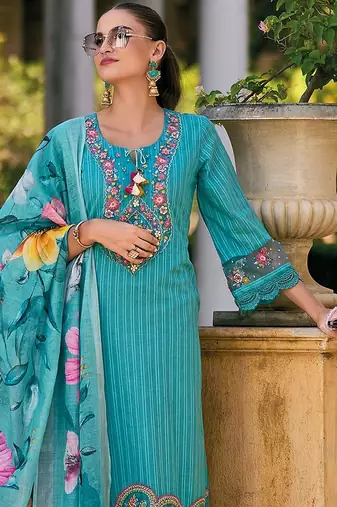 Women Regular Thread Work Pure Cotton Kurta with Trousers & With Dupatta