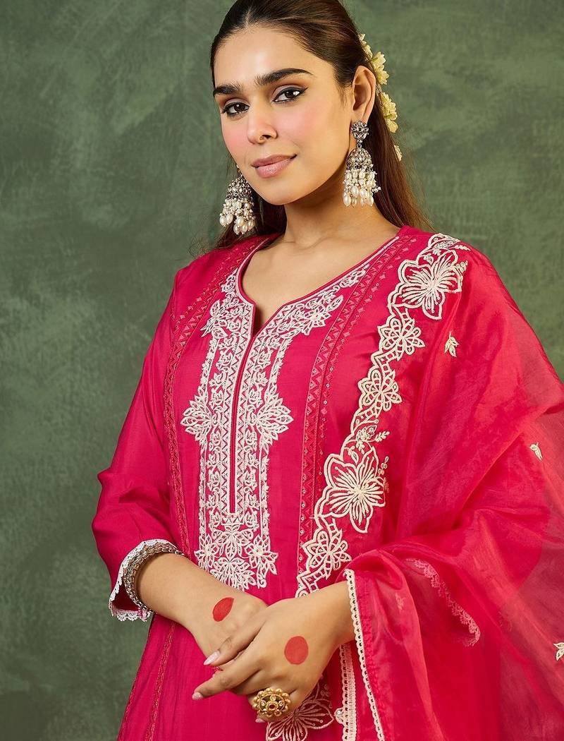 Women Ethnic Motifs Embroidered Regular Thread Work Kurta with Trousers & With Dupatta
