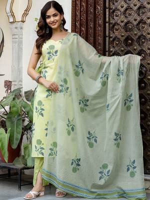 Women Floral Printed Regular Pure Cotton Kurta with Trousers & With Dupatta 5