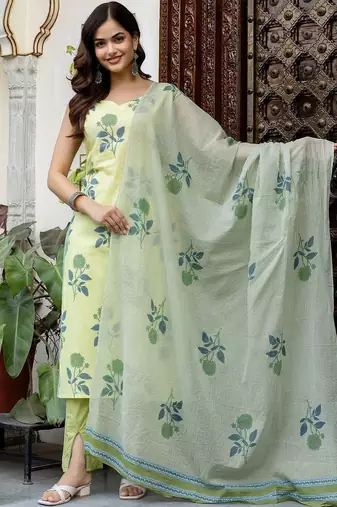 Women Floral Printed Regular Pure Cotton Kurta with Trousers & With Dupatta