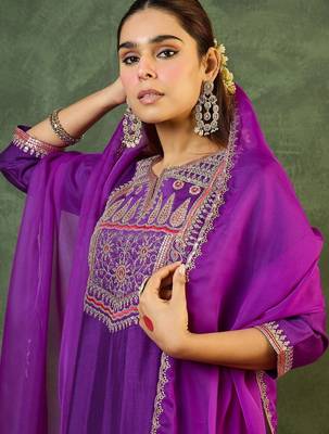 Women Ethnic Motifs Embroidered Regular Thread Work Liva Kurta with Trousers & With Dupatta 2