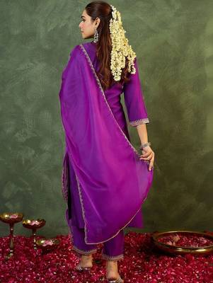 Women Ethnic Motifs Embroidered Regular Thread Work Liva Kurta with Trousers & With Dupatta 5
