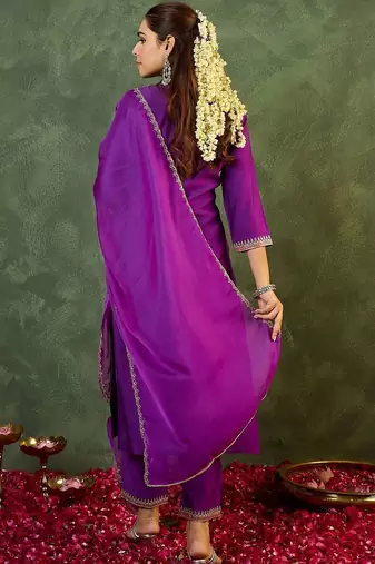 Women Ethnic Motifs Embroidered Regular Thread Work Liva Kurta with Trousers & With Dupatta