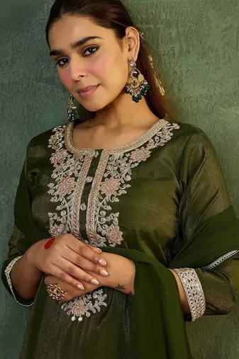 Women Ethnic Motifs Embroidered Regular Thread Work Kurta with Trousers & With Dupatta