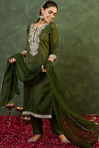 Women Ethnic Motifs Embroidered Regular Thread Work Kurta with Trousers & With Dupatta