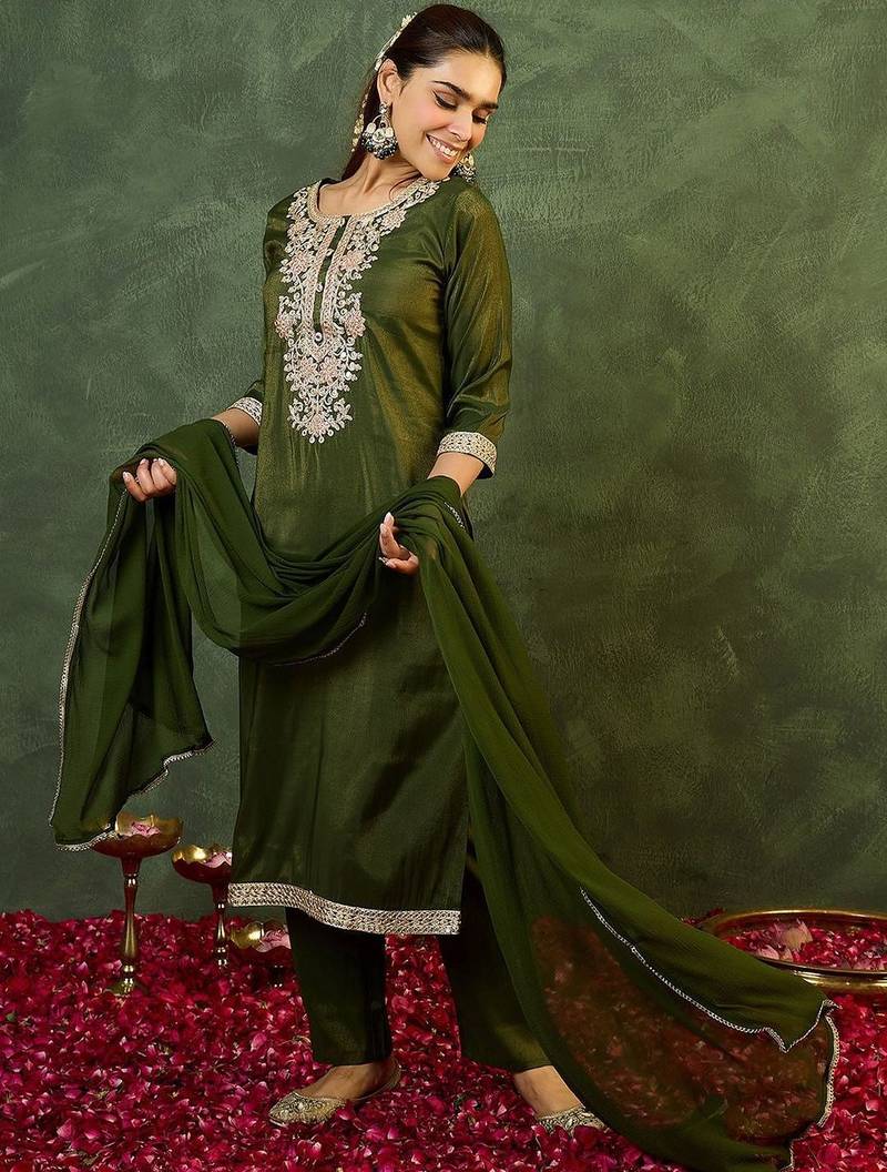 Women Ethnic Motifs Embroidered Regular Thread Work Kurta with Trousers & With Dupatta