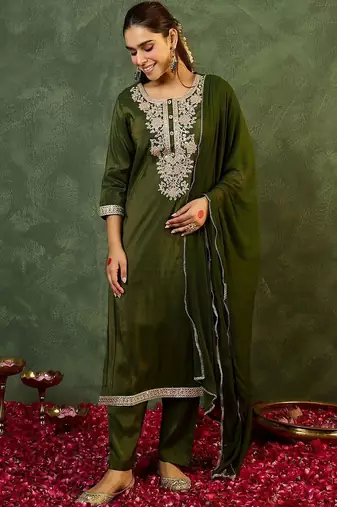 Women Ethnic Motifs Embroidered Regular Thread Work Kurta with Trousers & With Dupatta