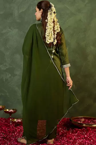 Women Ethnic Motifs Embroidered Regular Thread Work Kurta with Trousers & With Dupatta