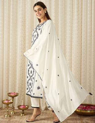 Women Ethnic Motifs Embroidered Regular Thread Work Kurta with Trousers & With Dupatta 2