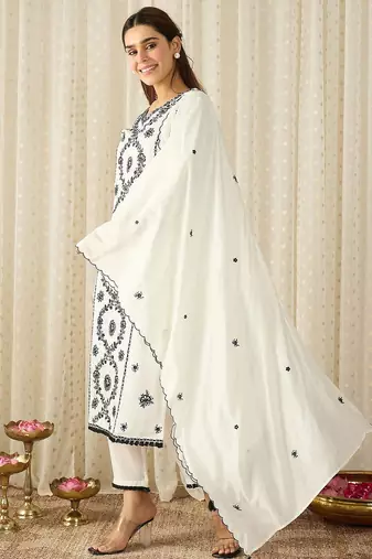 Women Ethnic Motifs Embroidered Regular Thread Work Kurta with Trousers & With Dupatta